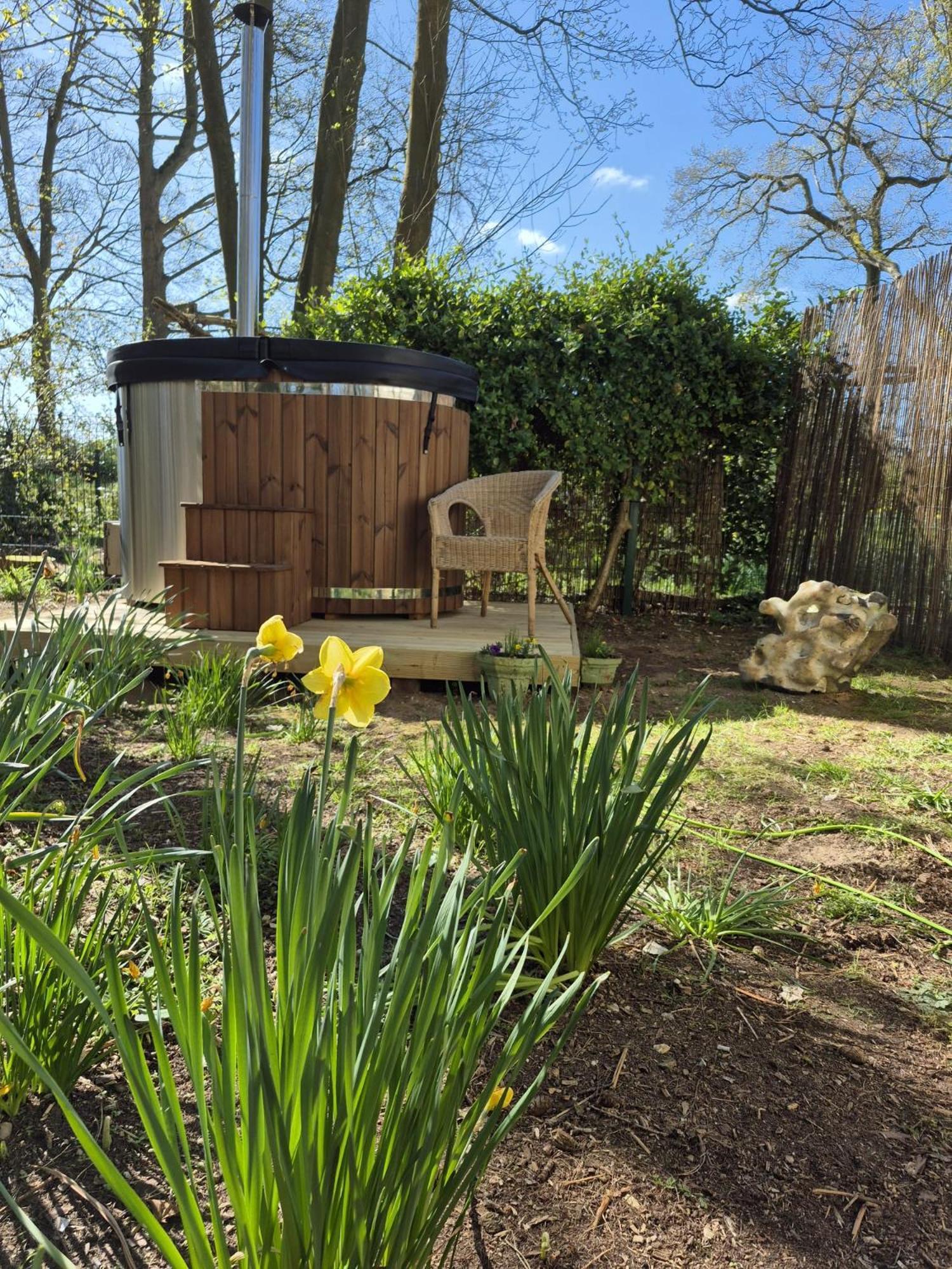 Gingerbread Cottage Yurts Dereham Luaran gambar